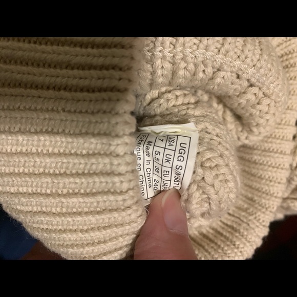 UGG AUSTRALIA Knit Boots Rare LIKE NEW CONDITION - Picture 2 of 7